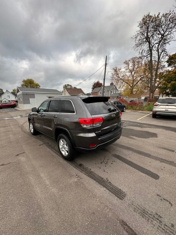 2014 Jeep Grand Cherokee Laredo - Image 4