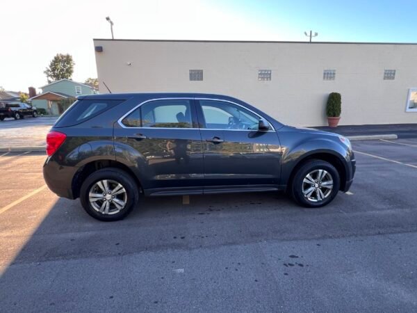 2013 Chevy Equinox LS (super clean) - Image 4