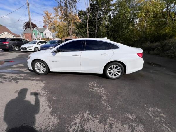 2018 Chevy Malibu LT - Image 4