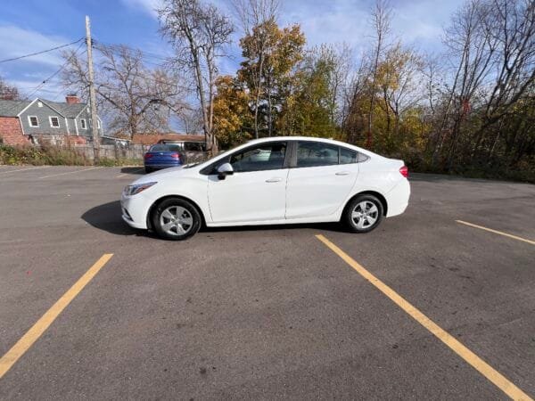 2018 Chevy Cruze LS - Image 8