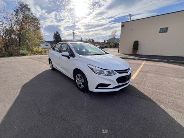 2018 Chevy Cruze LS - Image 4